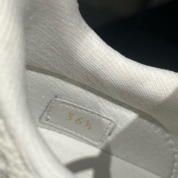 Lv women’s runners - Picture 8 of 13